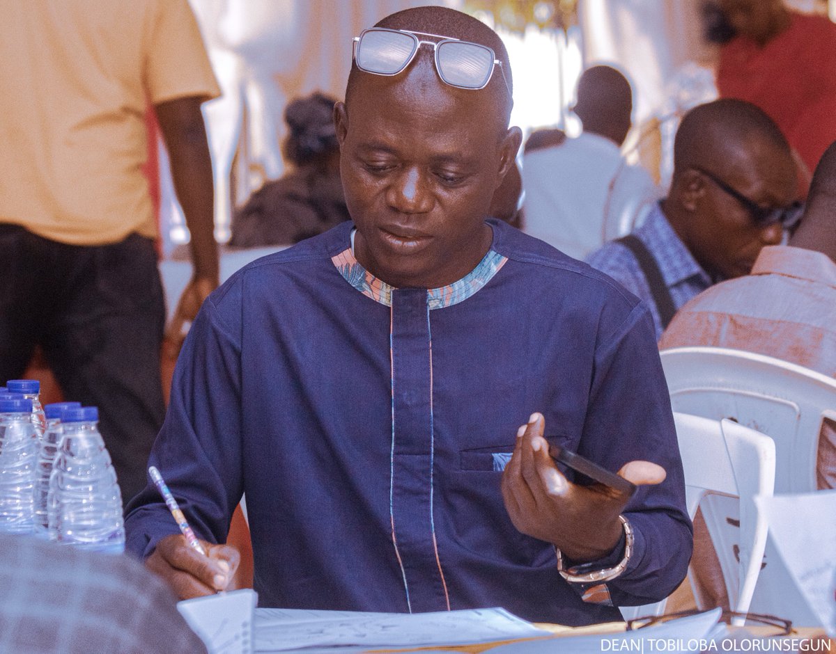 DEANinitiative's tweet photo. Delving into Design Thinking. 
Do you know the difference between System thinking and Design thinking?
#TransformingEducationNG
#NextGenTeachersBootCamp https://t.co/MbKxRC7BFx