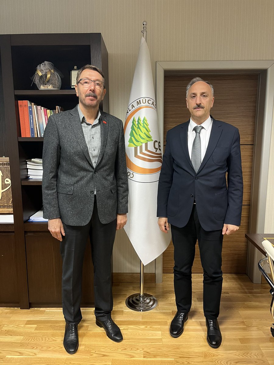 Genel Başkanımız Uğur BÜYÜKHATIPOĞLU Çevre, Şehircilik ve İklim Değişikliği Bakanlığı Çölleşme ve Erozyonla Mücadele Genel Müdürü Prof. Dr. Kasım YENİGÜN’e hayırlı olsun ziyarette bulundu. <a href="/sutadernegi/">Su Tasarrufu ve Verimliliği Derneği</a> olarak bizde kıymetli hocamıza başarılar diliyoruz. <a href="/YENIGUNKASIM/">Prof. Dr. KASIM YENIGUN</a> <a href="/cemgovtr/">Çölleşme ve Erozyonla Mücadele Genel Müdürlüğü</a>