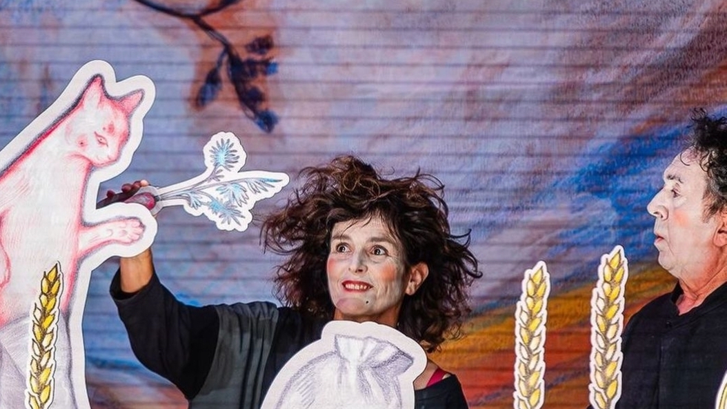 REVISTA TM 🗞️- ‘El Gato con Botas’, títeres y música en directo en el Real Teatro de Retiro. 😻👢 
Llega al #RealTeatrodeRetiro una propuesta para disfrutar en familia, y nuestra redactora <a href="/AliciaPuenteC/">Alicia Puente</a> te lo cuenta todo.
¡Lee, lee! 👉 bit.ly/3Nahisd