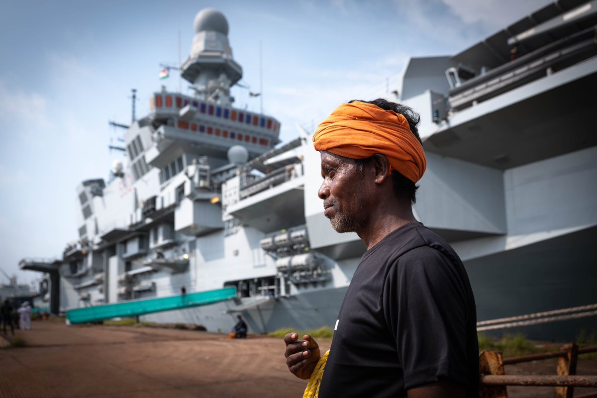 ItalyinIndia's tweet photo. Welcome to the Italian Carrier Strike Group in Goa! A showcase of the 🇮🇹 industrial excellence. The visit is testimony to the importance Italy attaches to the Indo- Pacific area and the will to work closer with🇮🇳
📸 credits Beppe Gasparro
@ItalianNavy @ItalyMFA 
#Italiannavy https://t.co/UzIsFcXkzU