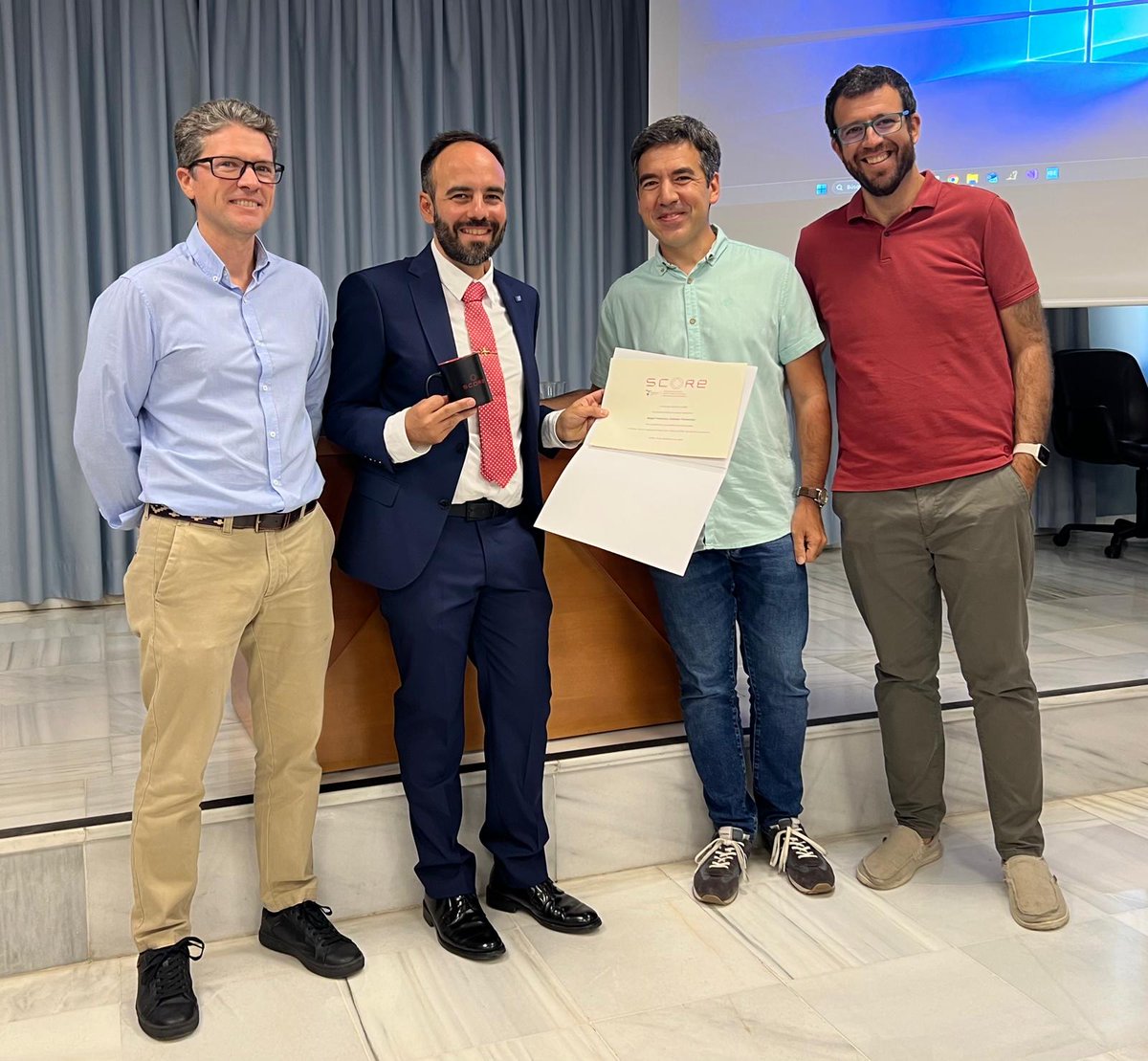 Felicidades a nuestro nuevo catedrático de <a href="/SCORELabUS/">SCORE Lab</a> del <a href="/atc_us/">ATC Univ. Sevilla</a> tras su oposición en la <a href="/etsii/">ETS Ing. Informática</a>.