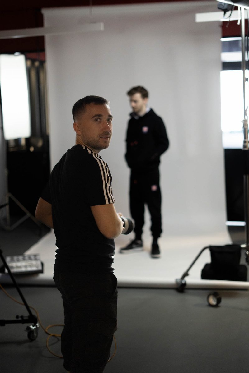 Le petit kiff annuel sur la collection 2024 <a href="/OTP_LoL/">OTP LoL</a> :

👋Votre Serviteur - D.A. - Motion - Design Collection
🎥 <a href="/LeoMozoloa/">Leo Mozoloa</a> - Capta - Real - VFX
👑<a href="/Claire_Adamski/">Madamski • Grand-Claire Feuillage</a>  - Prod
📸 <a href="/OuareDesign/">Maxime.P📸</a>  - Photos Studio 
✨<a href="/MissCorta/">Maurane</a> - Make Up Artist