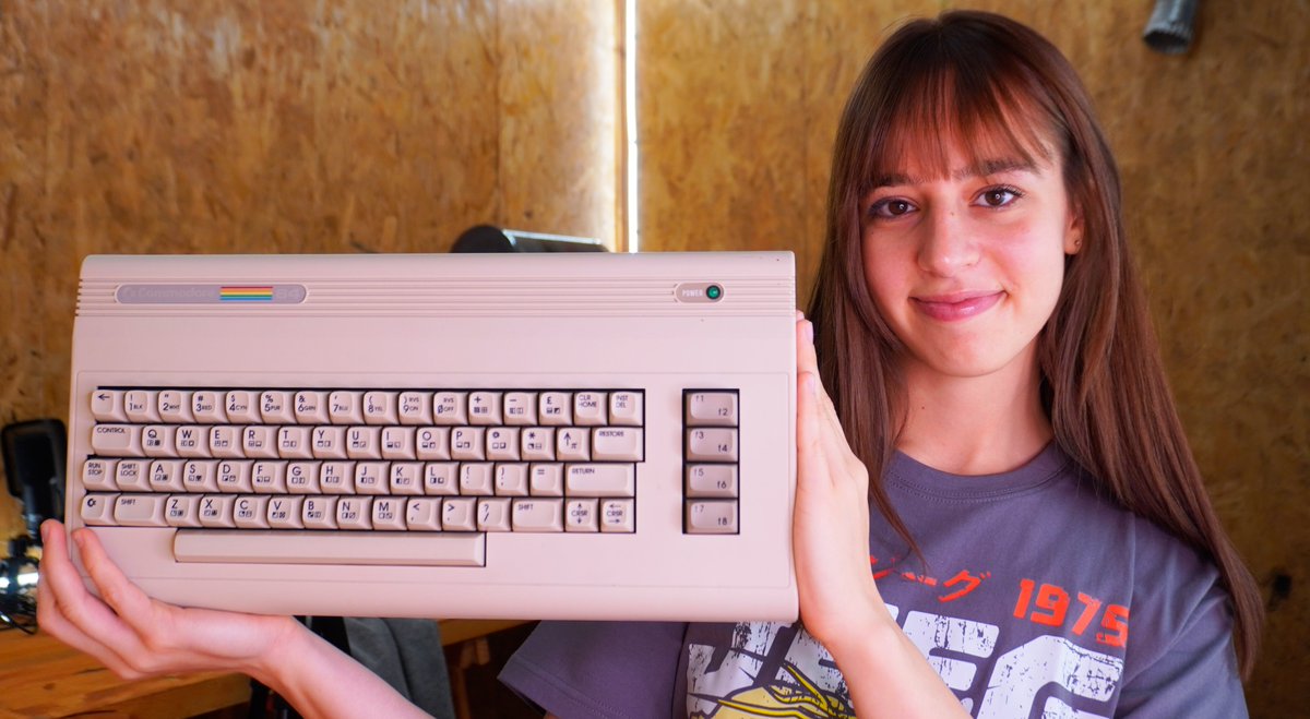 EleonoraSayaka's tweet photo. Me and my Commodore 64 G! One of the final versions of the Commodore 64. 💾 https://t.co/I8fINO0d17