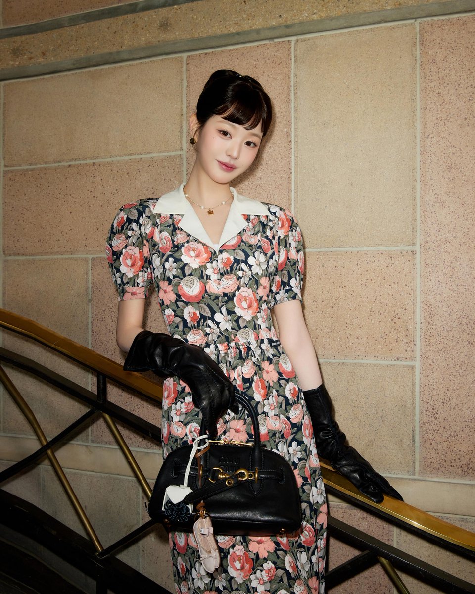 MIUMIUofficial's tweet photo. A day with #WonyoungJang in Paris.

Discover Miu Miu Spring/Summer 2025 fashion show at https://t.co/YqTEiaDwci

#MiuMiu
#MiuMiuSS25 https://t.co/erhlOtBaJl