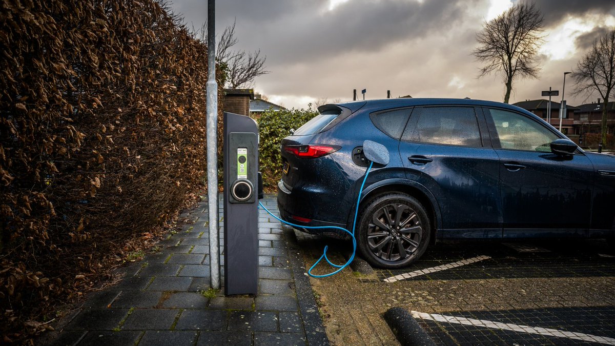 Elektrisch rijden blijft toenemen. In Lansingerland bereiden we ons daarop voor en ondersteunen deze ontwikkeling. Om ervoor te zorgen dat er genoeg laadpalen zijn, hebben we een prognosekaart voor 2030 laten maken. Lees meer 👉 lansingerland.nl/laadpalen.
