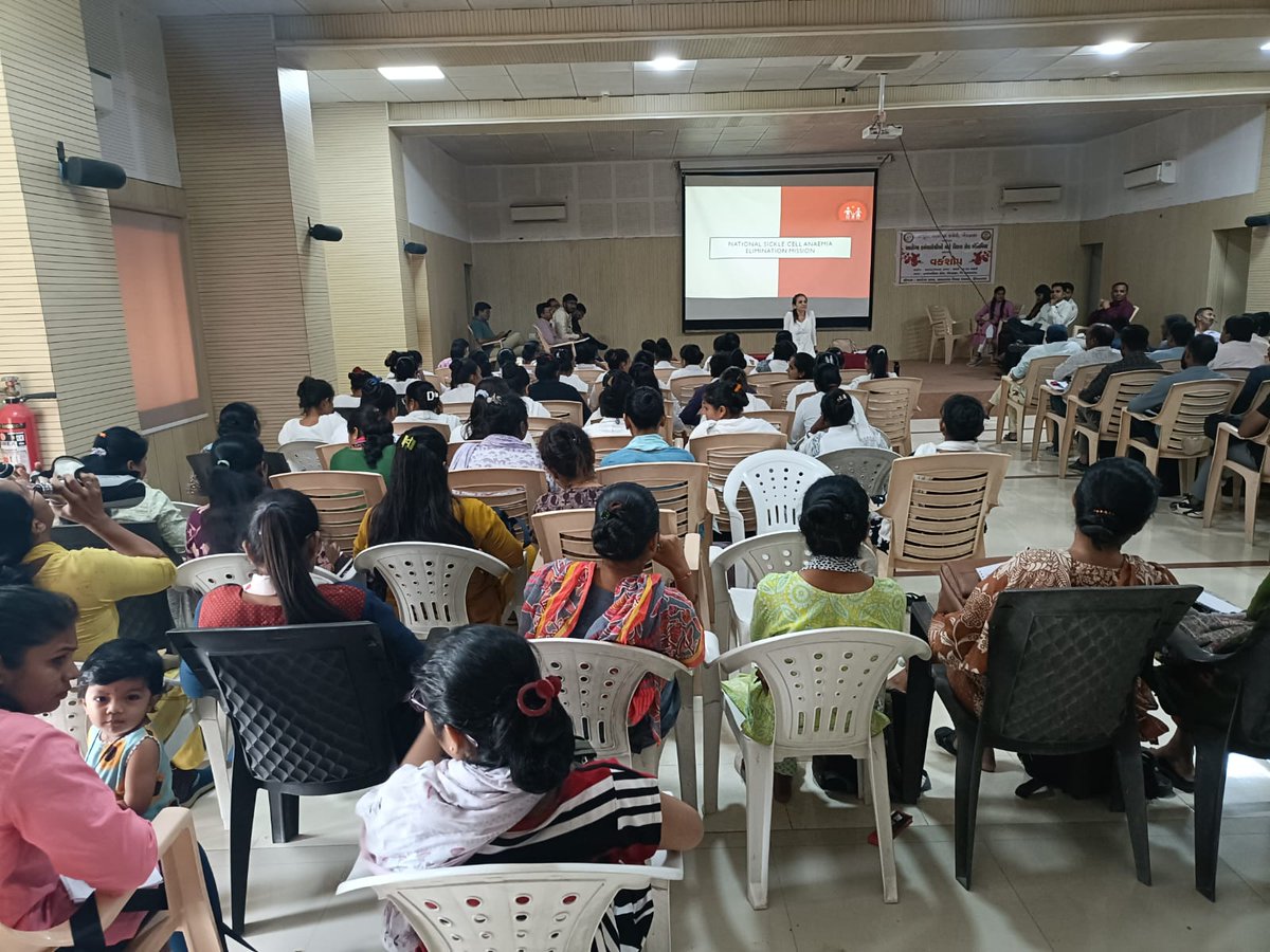 sabarkanthadp's tweet photo. સિકલસેલ એનિમિયા મિશન -2047ના માન. પ્રધાનમંત્રીશ્રીના લક્ષ્યને સિદ્ધ કરવા સાબરકાંઠા જિલ્લાના આદિવાસી બહુમૂલક વસ્તી ધરાવતા પોશીના, ખેડબ્રહ્મા, વિજયનગર તાલૂકાની આરોગ્યટીમને સિકલસેલ જનજાગૃતિ અંતર્ગત તાલીમ અપાઈ.
આવો, સિકલસેલ જનજાગૃતિ અભિયાનમાં યોગદાન અર્પી સ્વસ્થ ભારતના સહયાત્રી બનીએ. https://t.co/XAZayXODPL