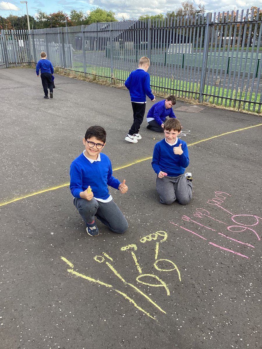 SMOS_P5_MissD's tweet photo. Thank you to @SMOSparents for our new chalk! We have Been learning to partition a number so went outside to practice 😆 https://t.co/x9c2B6wyoO