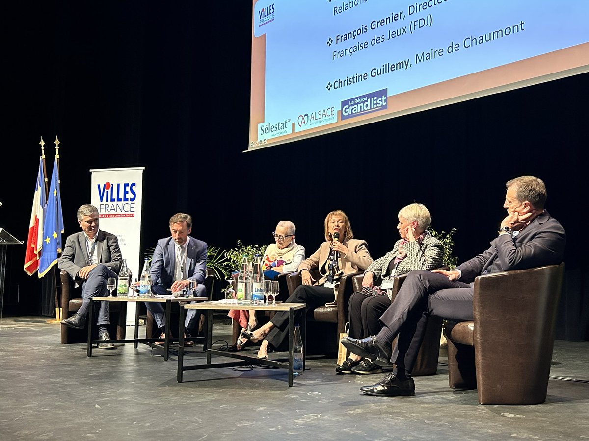 Villes de France (@villesdefrance) on Twitter photo 𝗖𝗼𝗻𝗴𝗿𝗲̀𝘀 𝗱𝗲 𝗩𝗶𝗹𝗹𝗲𝘀 𝗱𝗲 𝗙𝗿𝗮𝗻𝗰𝗲
Quelles solutions pour revitaliser les cœurs de villes face à la crise du commerce de proximité ?
En présence de <a href="/FrancoiseGatel/">Françoise GATEL</a>, Ministre déléguée chargée de la Ruralité, du Commerce et de l’Artisanat, <a href="/chereau/">Frederic Chereau</a>, Maire de 𝗖𝗼𝗻𝗴𝗿𝗲̀𝘀 𝗱𝗲 𝗩𝗶𝗹𝗹𝗲𝘀 𝗱𝗲 𝗙𝗿𝗮𝗻𝗰𝗲
Quelles solutions pour revitaliser les cœurs de villes face à la crise du commerce de proximité ?
En présence de <a href="/FrancoiseGatel/">Françoise GATEL</a>, Ministre déléguée chargée de la Ruralité, du Commerce et de l’Artisanat, <a href="/chereau/">Frederic Chereau</a>, Maire de