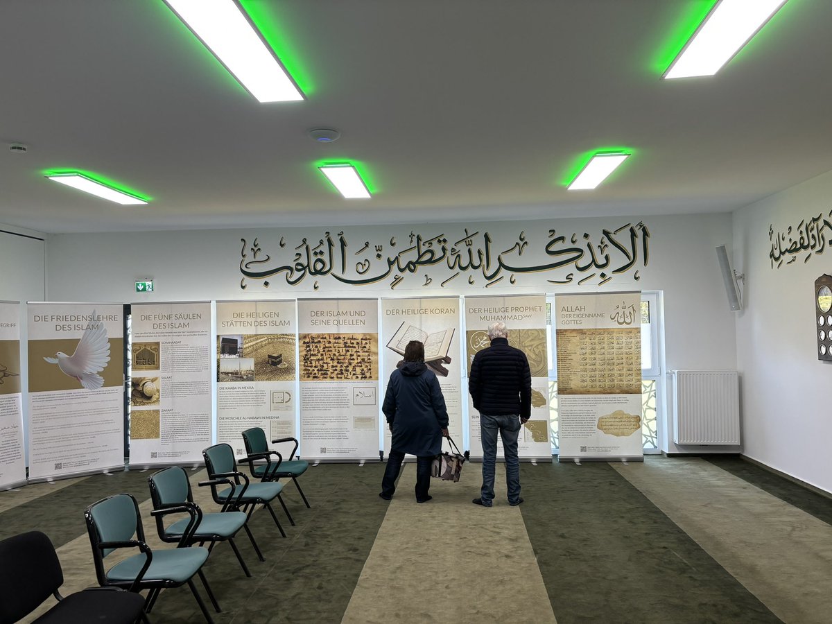 MuslimeNordhorn's tweet photo. Heute ist es soweit! Zum #TagDerDeutschenEinheit und die Sadiq Moschee Nordhorn öffnet für alle von 10 bis 18 Uhr. Besuchen Sie uns und erleben Sie spannende Ausstellungen, inspirierende Vorträge und interessante Gespräche! Wir freuen uns auf Ihren Besuch! #TagDerOffenenTür https://t.co/qygvpLgtvk