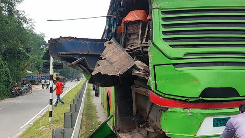 ভাঙ্গায় এক্সপ্রেসওয়েতে দুই চালক নিহত