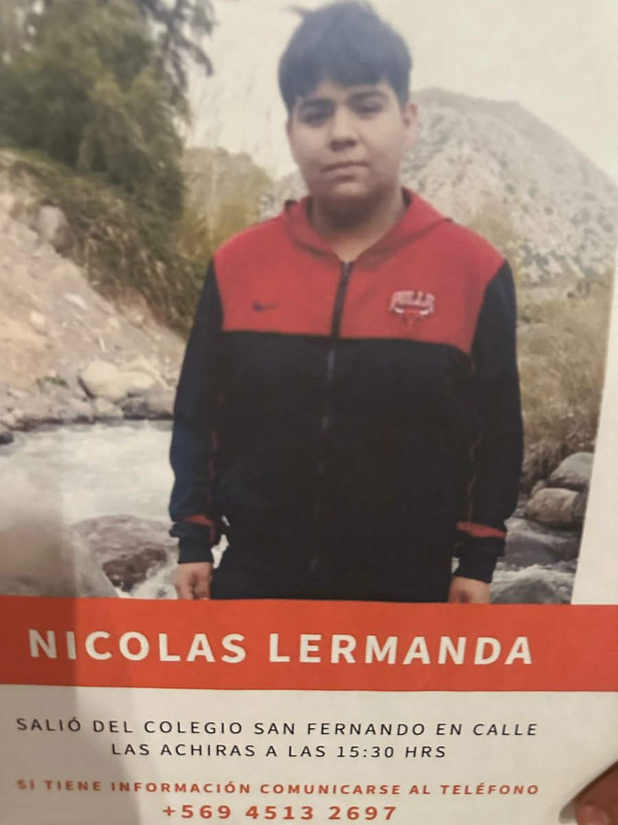 Chiquill@s compartan por favor, este hijo sigue perdido, su papá está en el metro y en todos lados preguntando por él.
Su RT sirve de mucho, por favor.