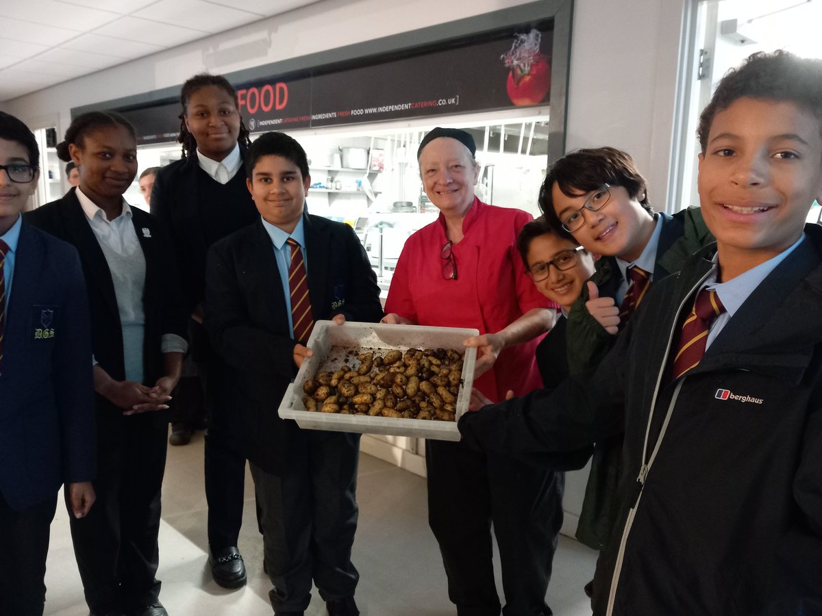 Did anyone spot our home-grown Charlotte potatoes in the school canteen?! <a href="/DartfordGS/">Dartford Grammar</a> <a href="/DGSSciCollege/">DGS Science College</a> <a href="/DrCourtDGS/">Dr Court</a>