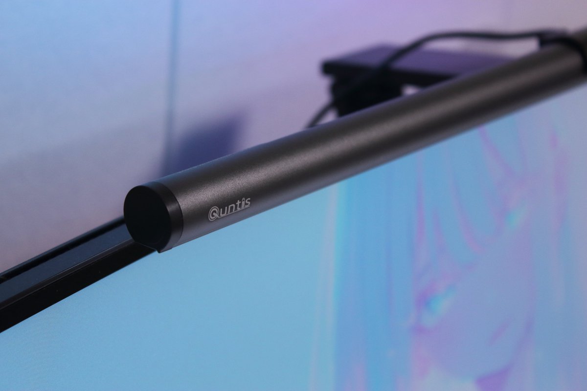 mknmst_white's tweet image. Quntis(@QuntisO）様よりモニターライトGlow RGBをご提供いただきました。
RGBバックライト機能でモニター裏面全体をライトアップできるのが嬉しいポイント。
この価格でリモコン付き＆湾曲モニター対応なので初めてのモニターライトにおすすめ。
#quntis #monitorlight #desksetup