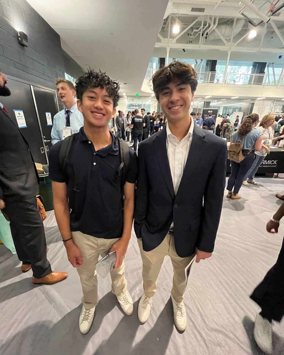 lifedesignjhu's tweet photo. #FitCheck at the In-Person Career Fair ๐ผ๐ Our Blue Jays understood the assignment and brought ALL the looks while leveling up their networking game! ๐ฅ๐
#CareerFairVibes #BusinessCasualButMakeItFashion #NetworkingInStyle #OOTD #JHU #JohnsHopkins #lifedesignlab https://t.co/X5WD6uVcPU