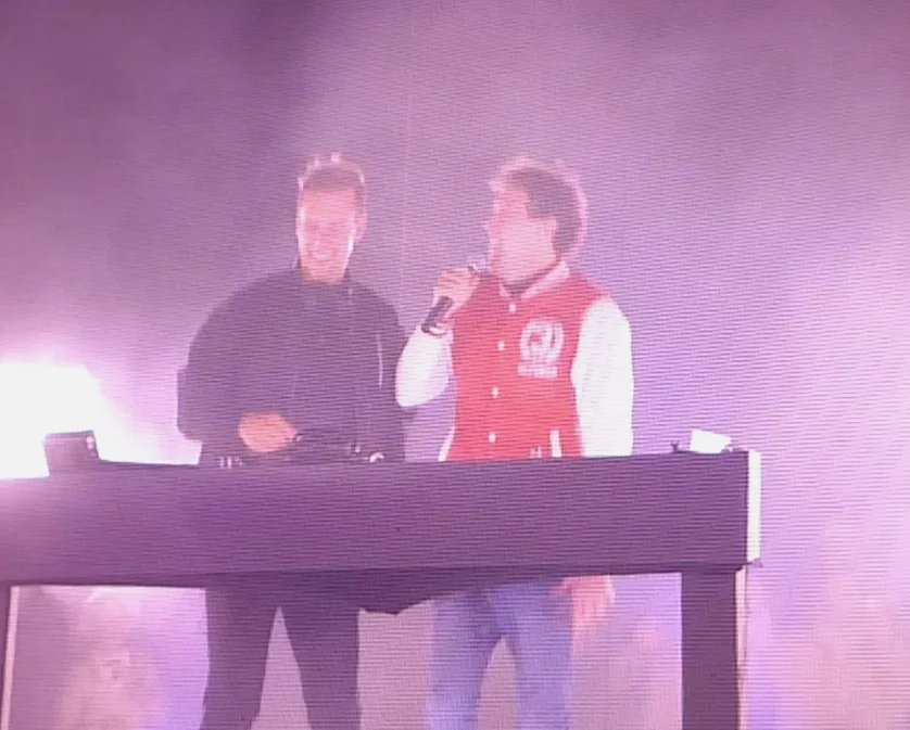 🔥🔥 On the top of the #morspoortgarage an awesome show #HeelLeidenDanst by <a href="/arminvanbuuren/">Armin van Buuren</a> to celebrate #450year #leidensontzet, together with the city of #leiden. 
@3october_vereeniging  <a href="/jochemmyjer/">Jochem Myjer</a> <a href="/JoshNolet/">Joshua Nolet</a> <a href="/ChefSpecial/">Chef'Special</a> <a href="/nataliegioia/">Natalie Gioia</a> <a href="/reneoskam/">rene</a> @gemeenteleiden <a href="/twofiftyk/">TWOFIFTYK</a>