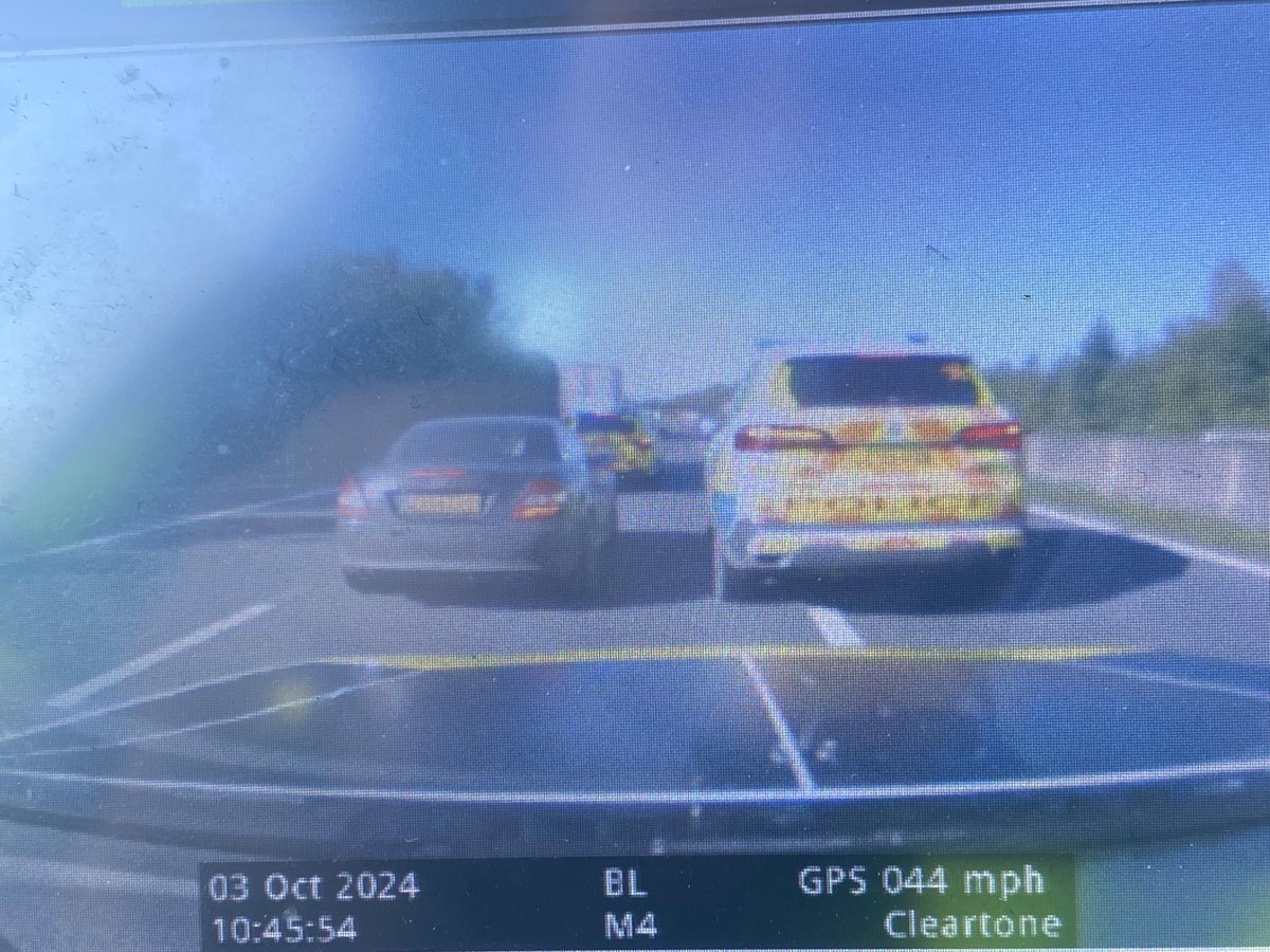 WiltsSpecOps's tweet photo. #RPU and #ARV intercepted and boxed the Mercedes after concerns were raised regarding the occupant being high risk of harm.
Thankfully the occupant was all ok, no contact, no damage #BoxBoxBox https://t.co/PTdw0tkXGA