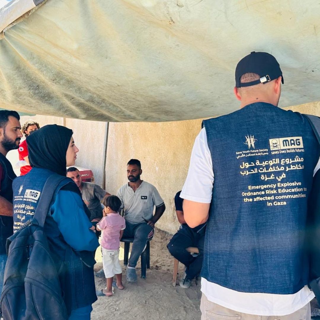 In #Gaza, MAG &amp; our partners <a href="/syfspal/">Save Youth Future</a> have now trained five teams to deliver life-saving messages to residents, thanks to support from <a href="/UMC_UMCOR/">UMCOR</a>.

These messages help protect people from the dangers of explosive items that have failed to explode.

More ➡️ buff.ly/3TPrjPu