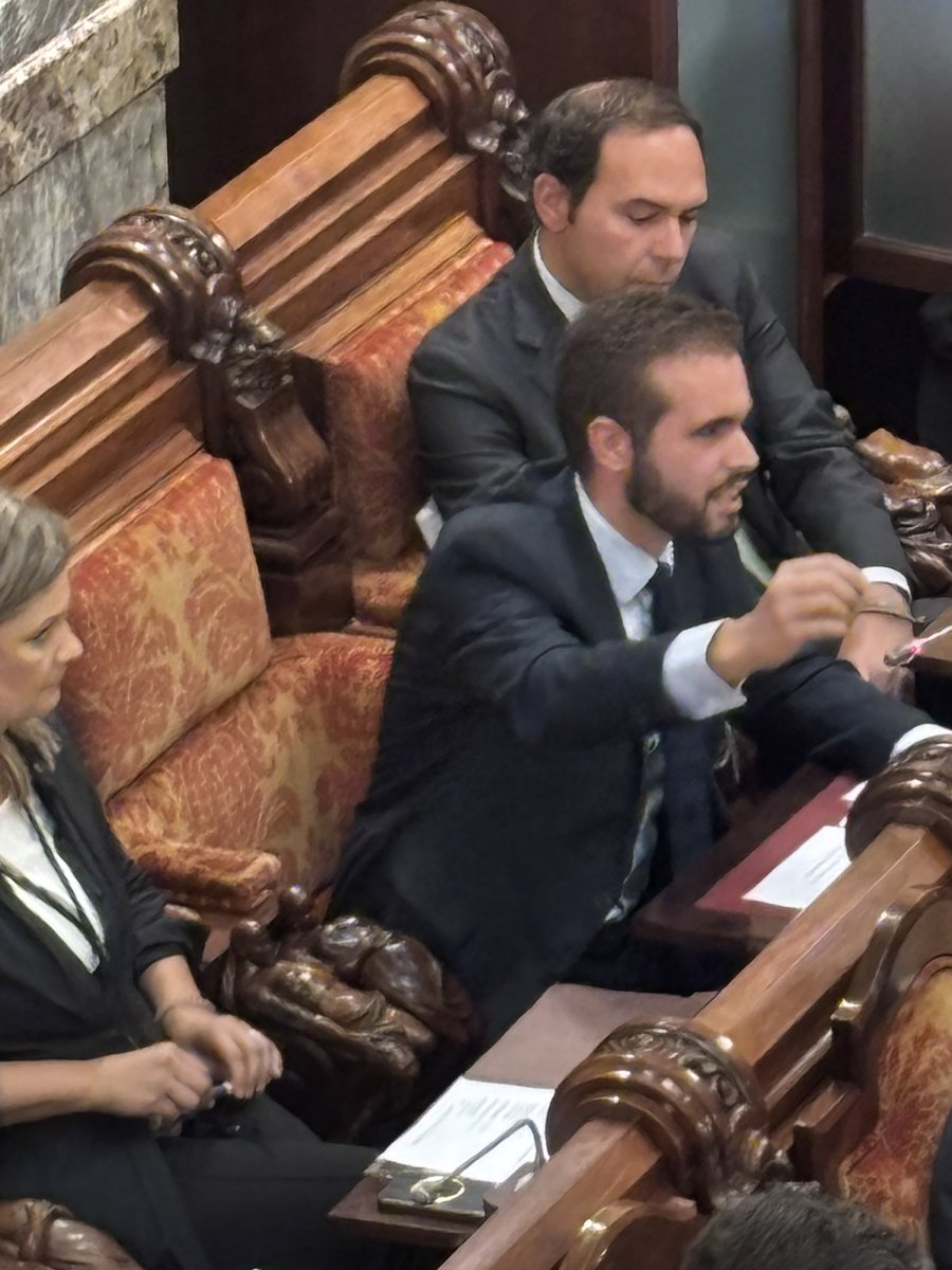 rolofigueroam's tweet photo. Impecable intervención del concejal @sanclaudioyanez en el pleno del ayuntamiento de Coruña exigiendo al PSOE y BNG, el reconocimiento de nuestro Presidente electo  @EdmundoGU 
Gracias Carlos, por tu apoyo a la recuperación de la democracia en Venezuela 🇻🇪 
@VPInternacional https://t.co/4xFOo5oXHc