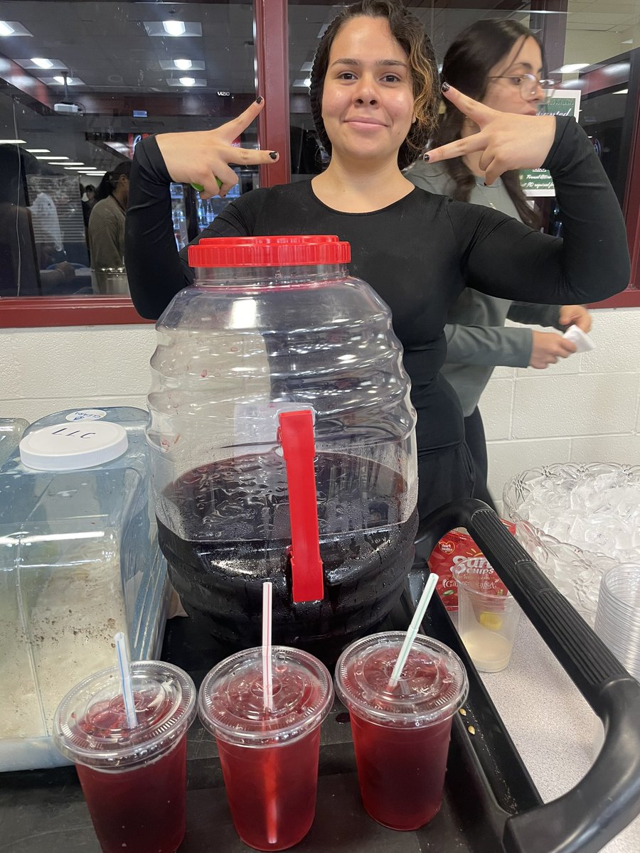 leadership_on's tweet image. Cambio Fundraising coming to a lunch near you 😉
@olatheschools @OPS_CultureSet @HDFKC @MSilvaSerrano