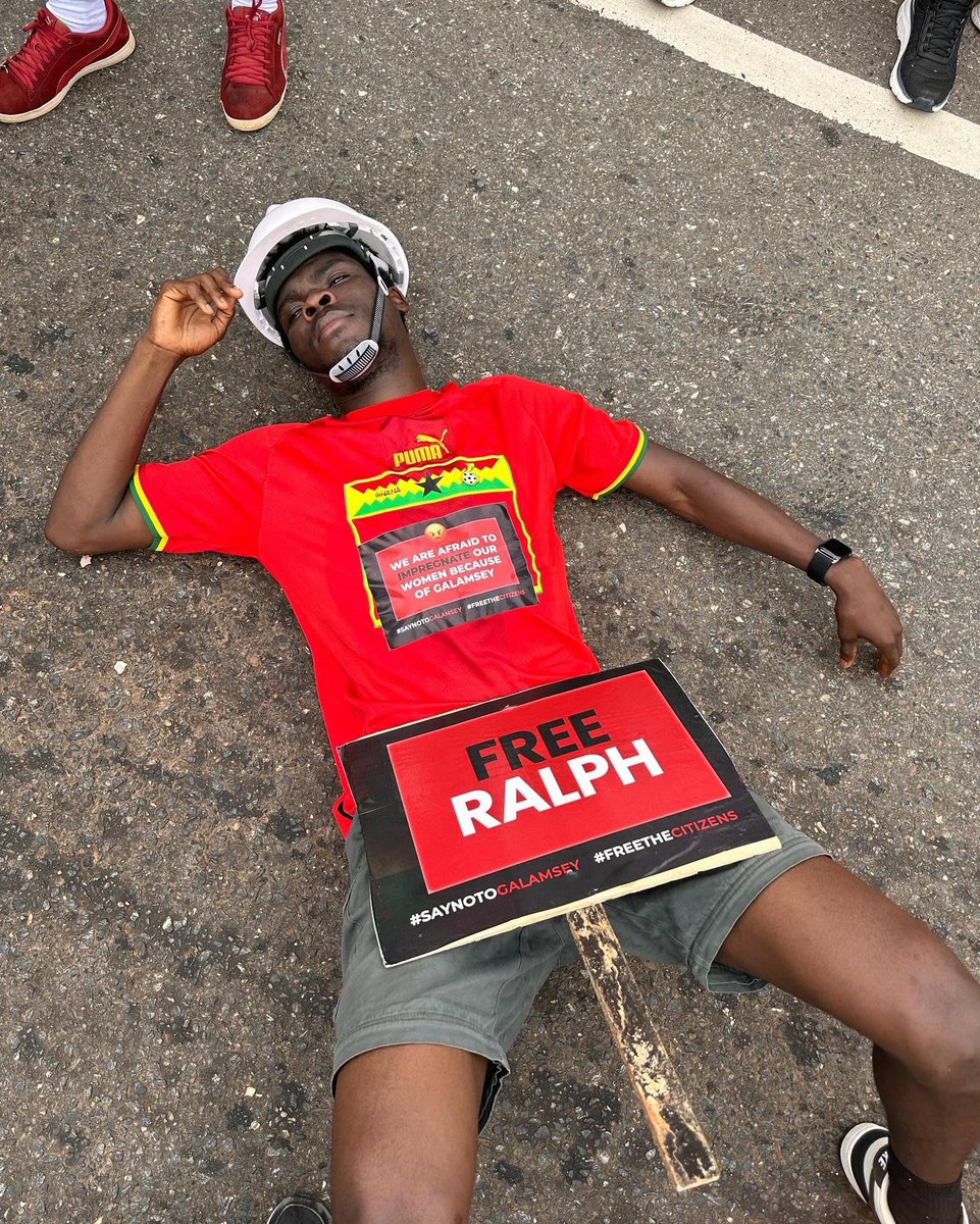 I just passed through Atomic Junction, Okponglo and i must say the whole Free the citizens demo was a big time flop.. The Ama Governor trends is what made an impact.. 

The whole thing was politicized hence the flop and youth minding their business now ..