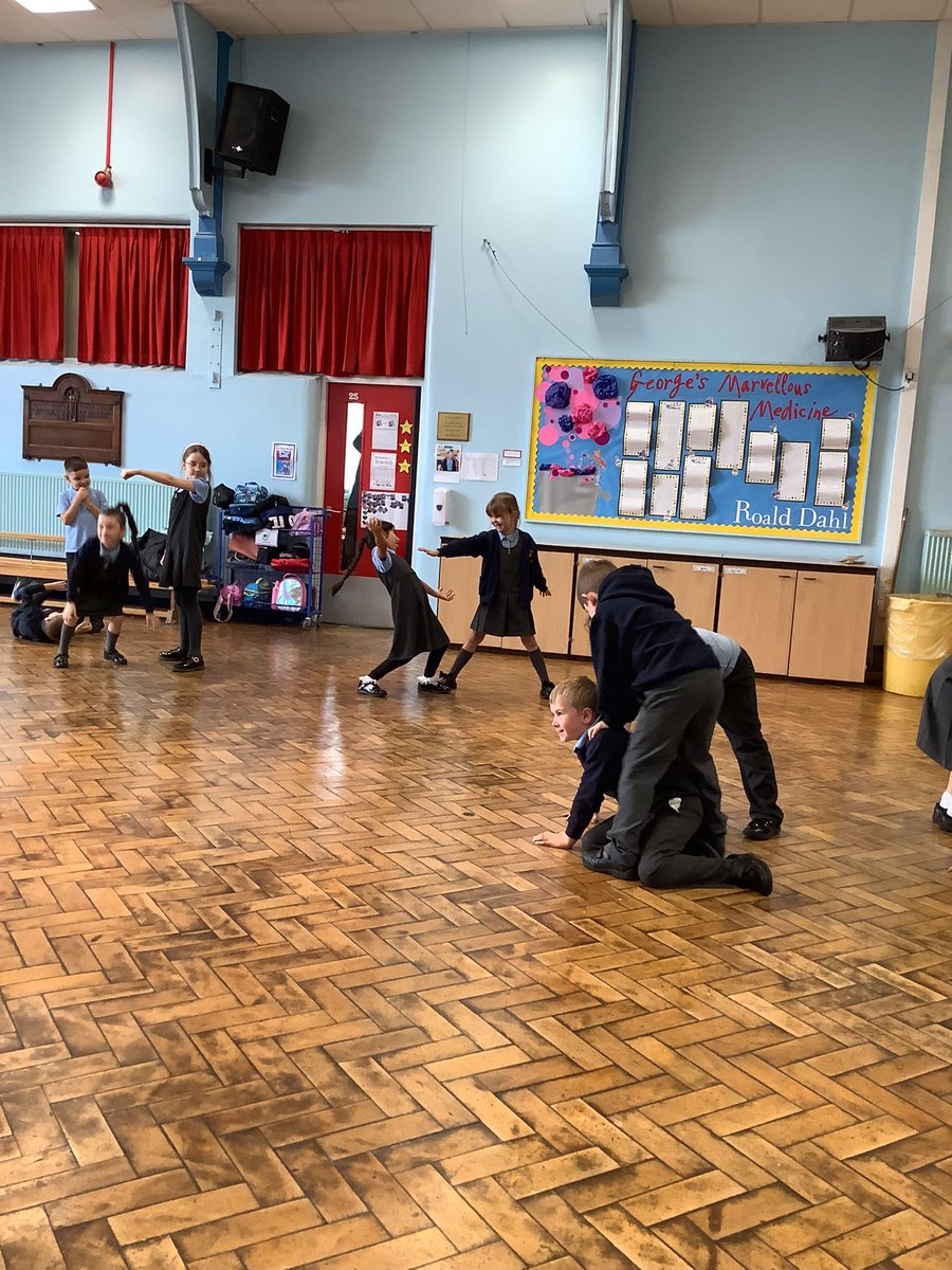 MrsSW_Thatto's tweet photo. 2SW took part in a workshop about forgiveness #ThattoPrim_2SW_RE https://t.co/Yewfon8Uo5