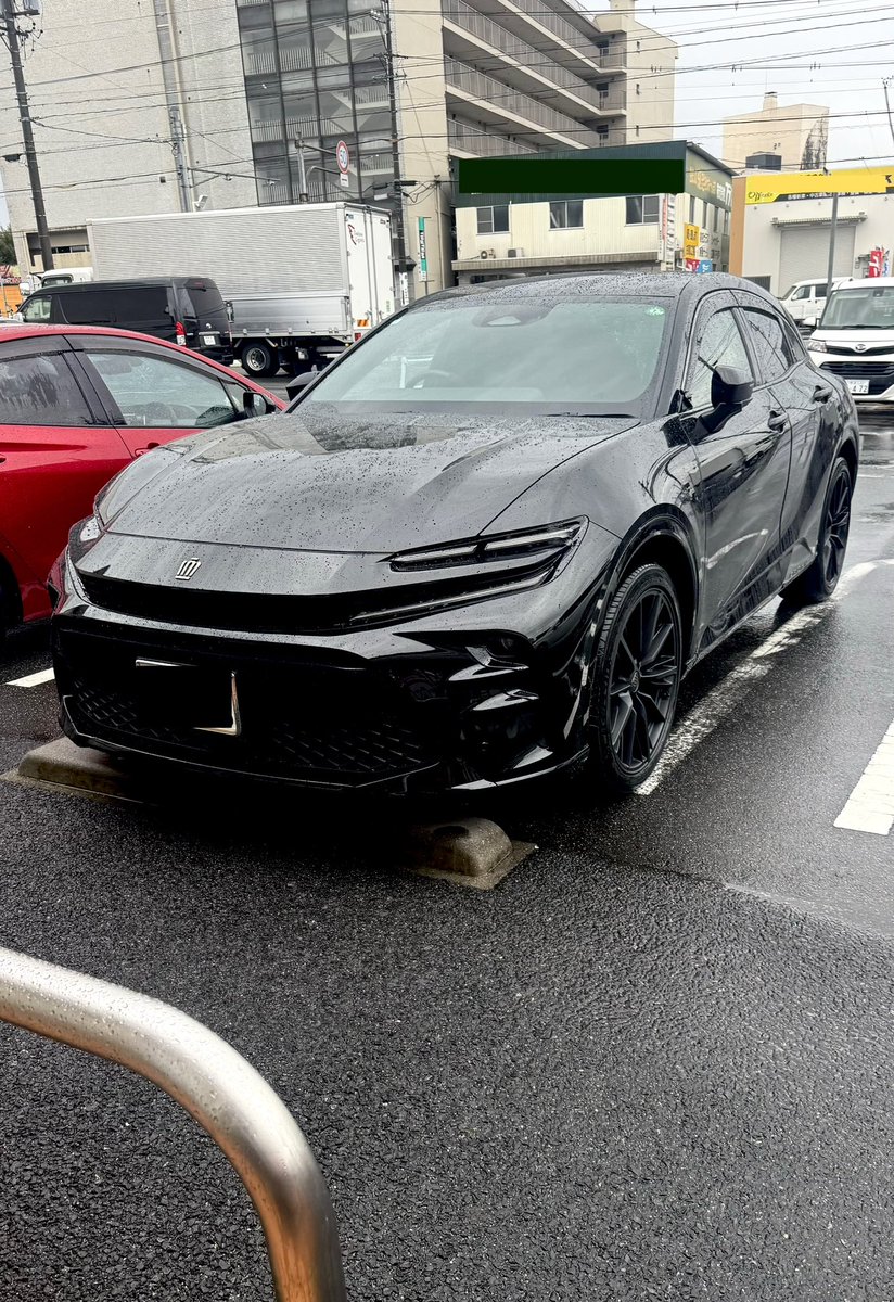 tscom23's tweet photo. 実は2ヶ月ぶりにクラウンスポーツRSを走らせております🚗💨
あらためて乗り心地の良さを感じています☺️まだ納車して4000km程、大事に乗り過ぎてます🥳 https://t.co/q8FzhP2UZw