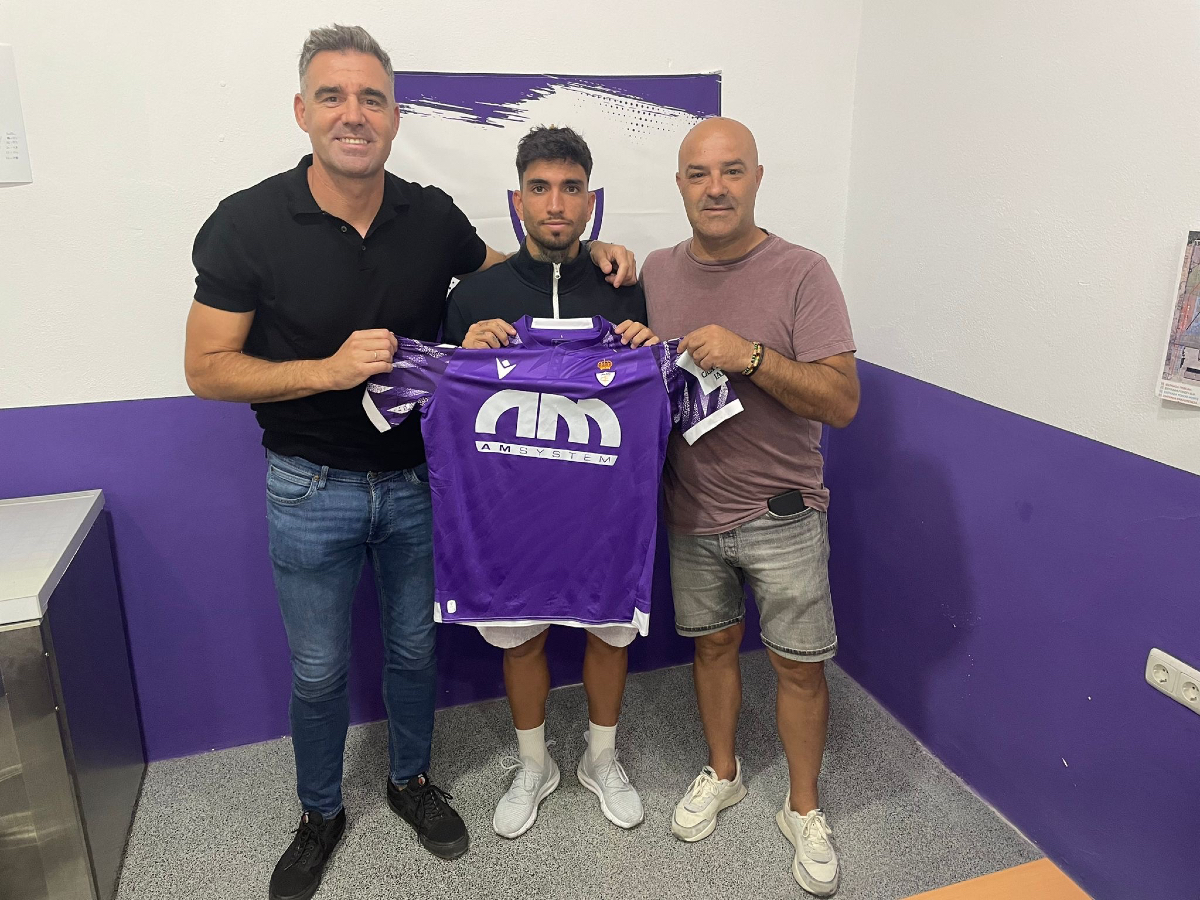 🤩 𝑨𝒇𝒊𝒄𝒊𝒐𝒏𝒂𝒅𝒐𝒔, 𝒕𝒆𝒏𝒆𝒎𝒐𝒔 𝒖𝒏𝒂 𝒈𝒓𝒂𝒏 𝒏𝒐𝒕𝒊𝒄𝒊𝒂 𝒑𝒂𝒓𝒂 𝒗𝒐𝒔𝒐𝒕𝒓𝒐𝒔

⭐️ Nuestro jugador Óscar Lozano continuará en el club hasta el 30 de junio de 2026

El extremo, uno de los jugadores más determinantes de la categoría en este inicio liguero, firma