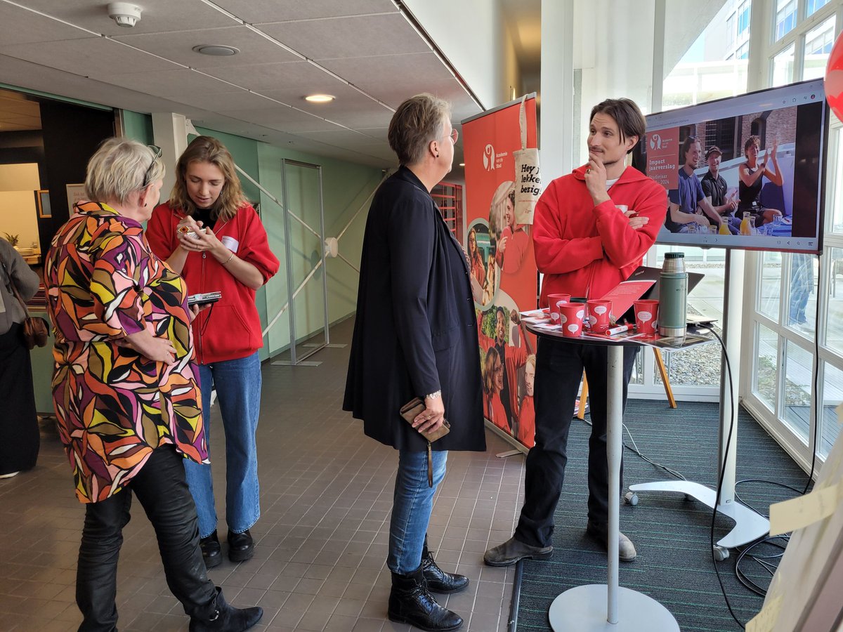 #Lerarentekort, #duurzaamheid en #ICT ondersteuning; zomaar wat onderwerpen die vandaag langskomen in de gesprekken met medewerkers van de gemeente <a href="/Almereviedereen/">Almere voor iedereen</a>. Wie weet wat een mooie projecten hier uit gaan ontstaan! Ook een projectidee? Laat het ons weten!