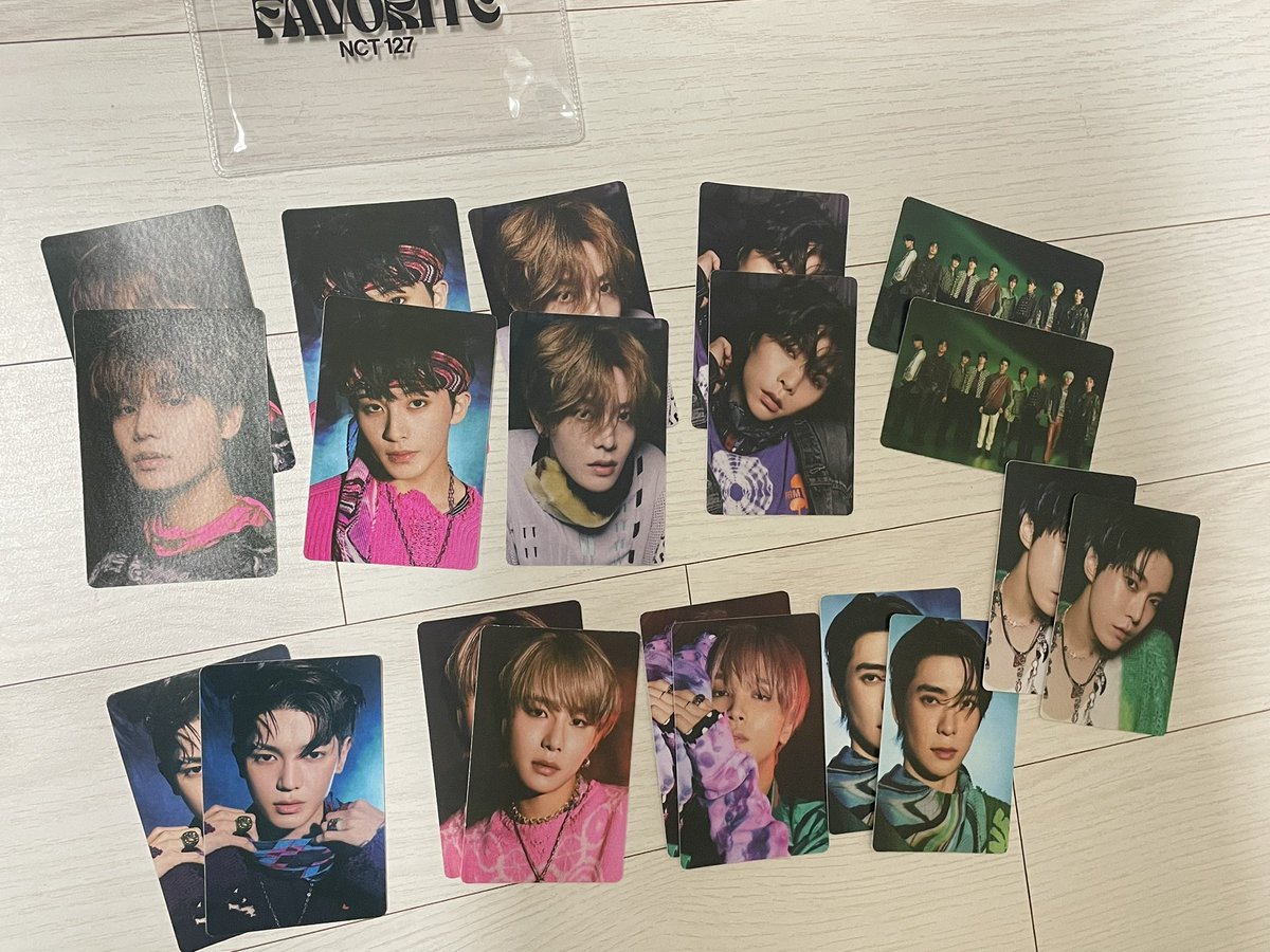 klausever's tweet photo. NCT127 Favorite 스티커팩 sticker pack
구성품: 맴버당 2장씩 +단체2장 총20장 
태일 쟈니 태용 유타 도영 재현 정우 마크 해찬 
5200원 양도

배송 관련: 
준등기:+1800
일반택배 +3500
GS25반택 / CU끼택: 포카+1800 굿즈+2000
받으신 후 물건 문제 있을 경우 개봉 영상 제공 부탁드림 https://t.co/oqXLo73ZpJ