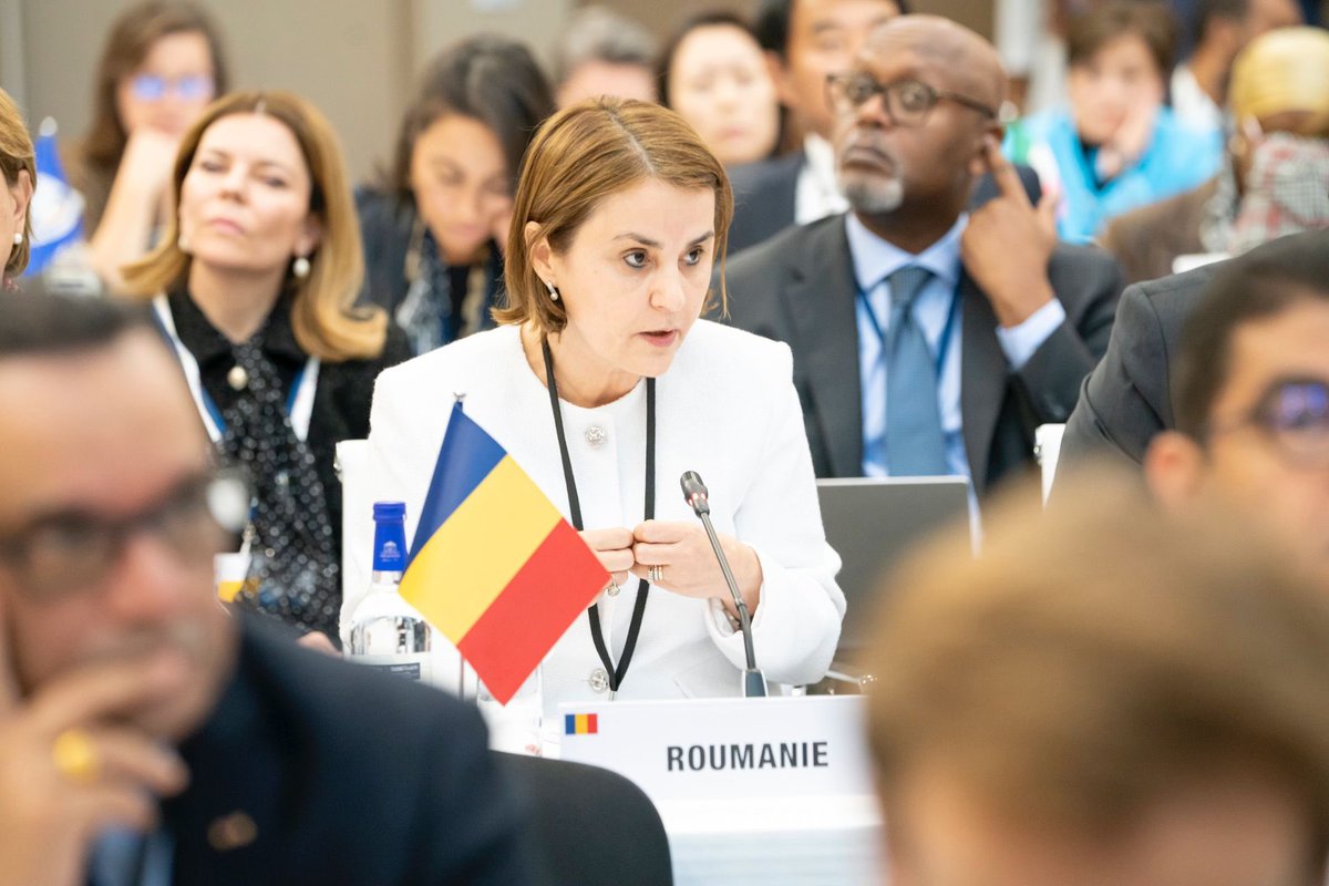 Odobes1Luminita's tweet photo. J’ai participé aujourd’hui à la Conférence Ministérielle de la @OIFrancophonie, où j’ai exprimé la position 🇷🇴 sur l’Ukraine, le Moyen Orient, le Liban &amp; sur d’autres situations de crise. L’OIF est &amp; restera une enceinte de dialogue privilégiée, avec une valeur ajoutée certaine. https://t.co/Nice7Hkyww