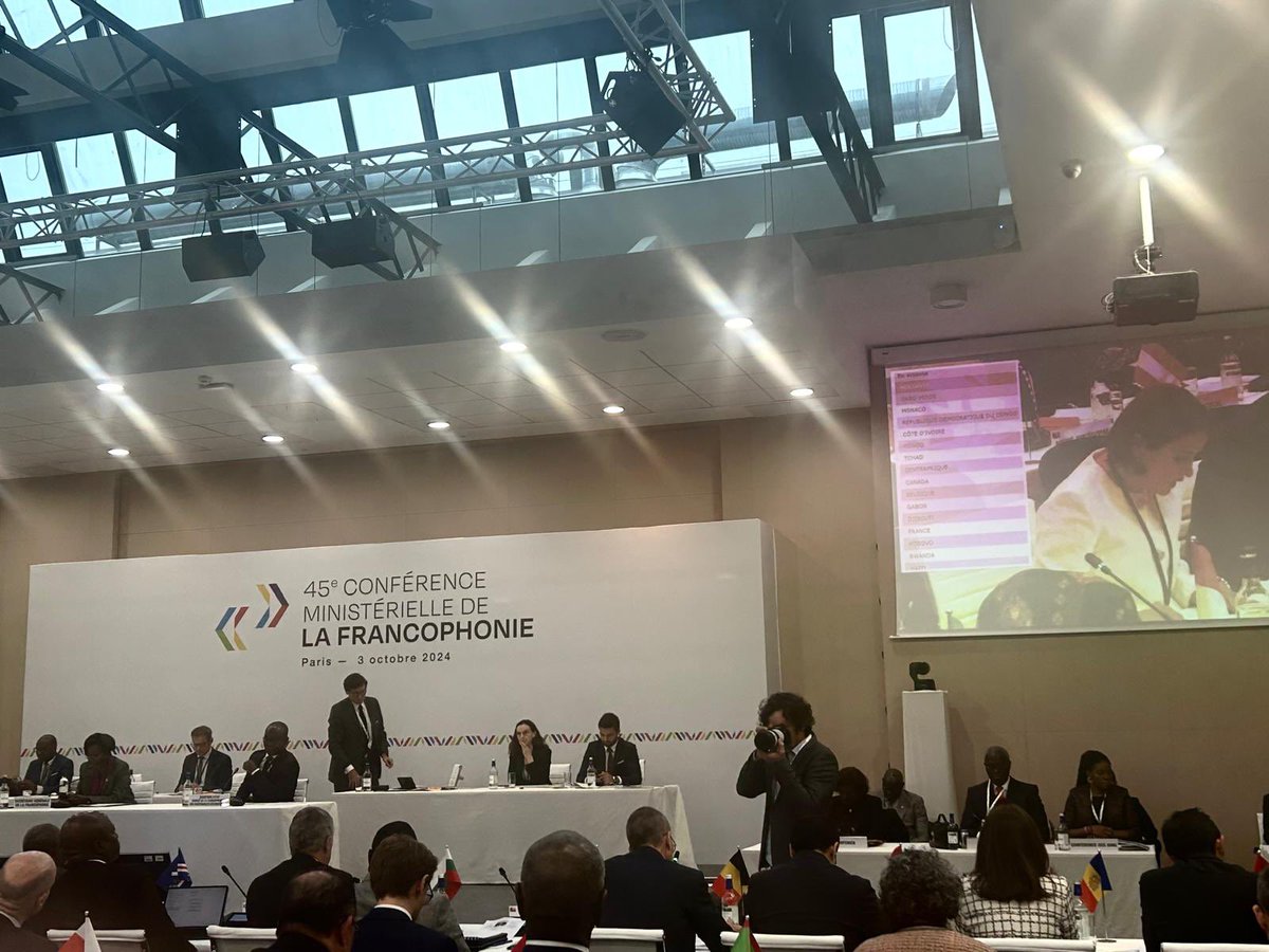 Odobes1Luminita's tweet photo. J’ai participé aujourd’hui à la Conférence Ministérielle de la @OIFrancophonie, où j’ai exprimé la position 🇷🇴 sur l’Ukraine, le Moyen Orient, le Liban &amp; sur d’autres situations de crise. L’OIF est &amp; restera une enceinte de dialogue privilégiée, avec une valeur ajoutée certaine. https://t.co/Nice7Hkyww