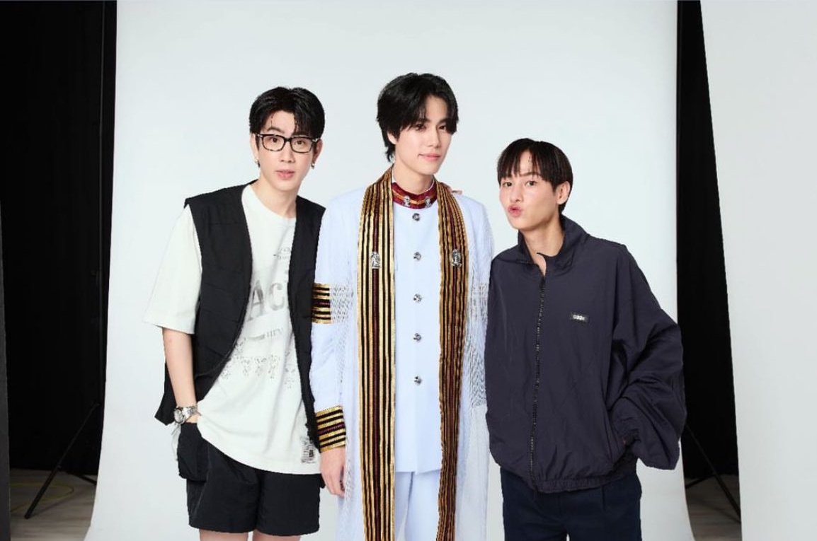 decedalueeee's tweet image. Then                                 Now
OffGun Win                    OffGun Phuwin