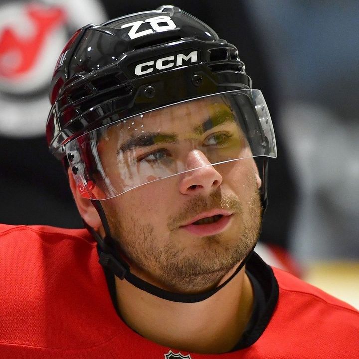 NHLde's tweet photo. Letzter Schliff für die New Jersey Devils vor der #NHLGlobalSeries in Prag! 👹
#NJDevils | @njdevils | @meiertimo | #Meier | @josieg97 | #Siegenthaler | @nicohischier | #Hischier https://t.co/dXLEfZd92x