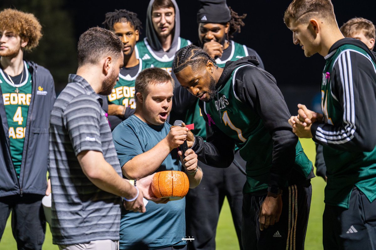 CoachTonySkinn's tweet photo. Thank you to the Coaches, The Student Athletes, @ZTAgmu and everyone else who came to support us for #MASONMILE We all need 🖤in doses. See you NOV 4th @eaglebankarena . 🔰 https://t.co/OL36BiyK5G