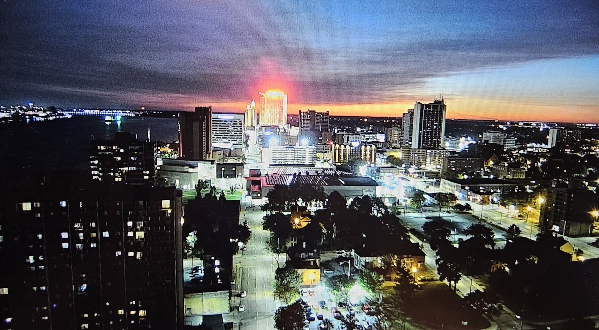 Michael Evans (@mikey_e_evans) on Twitter photo Good morning, everyone.
Another magical Sunrise from the <a href="/CBCWindsor/">CBC Windsor</a> tower camera.
<a href="/WindsorMorning/">Windsor Morning</a>
#windsor Good morning, everyone.
Another magical Sunrise from the <a href="/CBCWindsor/">CBC Windsor</a> tower camera.
<a href="/WindsorMorning/">Windsor Morning</a>
#windsor