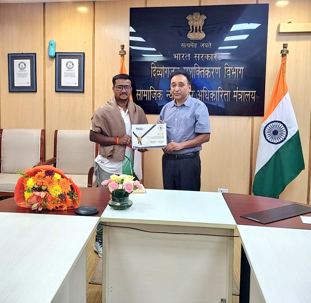 socialpwds's tweet photo. Para swimmer Rimo Saha was felicitated today by Shri Rajesh Aggarwal, Secretary, Department of Empowerment of Persons with Disabilities, for his exceptional achievements. With unwavering confidence, dedication, and willpower, Rimo has set new benchmarks in swimming. Shri Aggarwal praised his accomplishments, calling them a source of pride not only for Divyangjan but for the entire nation. He wished Rimo success in future challenges, expressing hope that his courage and commitment will inspire future generations.
@rajeshaggarwal 
@PIB_India 
@RIMOSAHA1
