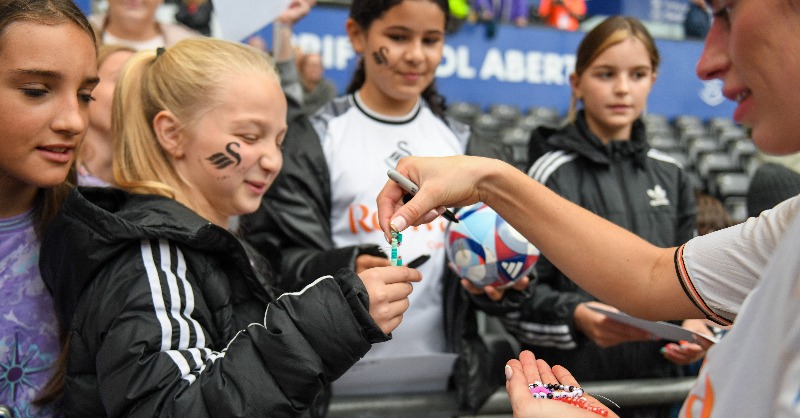 SwansWomen's tweet photo. 🎟️ Ticketing information
🥳 Games and activities
⏰ Key timings

Find out everything you need to know ahead of Sunday's south Wales derby in our matchday guide 👇
