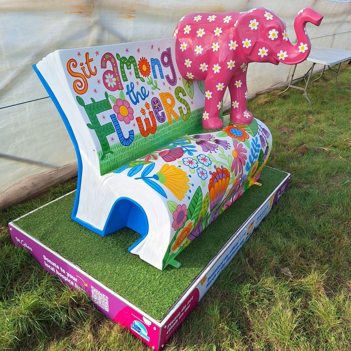 Our latest delivery on the farm from St. Giles March of the Elephants auction, Fruity Frida and the beautiful book bench have arrived at their forever home. Just in time for our Pumpkin Fest Event🐘🎃
#stgiles #marchoftheelephants #lichfield #tamworth #staffordshire #pumpkinfest