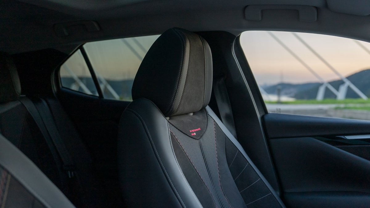 DS_Turkiye's tweet photo. İç mekanda sunduğu ileri teknolojileri ve sportif tasarımıyla DS 4 PERFORMANCE LINE, dinamizm ve zarafeti kusursuz şekilde harmanlıyor.
#DS #DSautomobiles #DS4 #PerformanceLine https://t.co/XT1RF0fPZx
