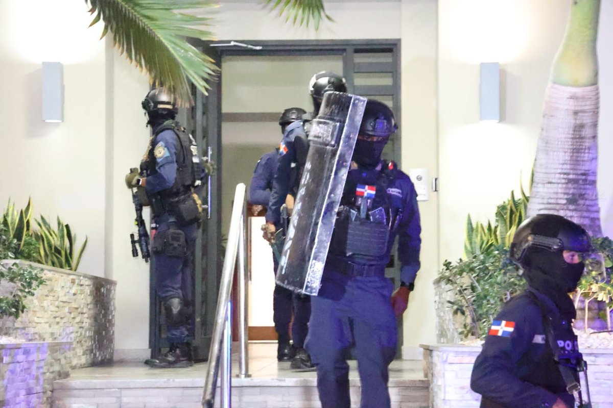 ElDia_do's tweet image. Arrestan a Hugo Beras por caso Transcore Latam eldia.com.do/arrestan-a-hug… 
#PeriódicoElDía #HugoBeras #intrant #JochyGómez #Piantini #semáforos #TranscoreLatam #JochiGómez