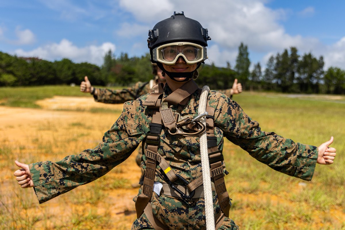 1stMAW_Marines's tweet image. Insert and extract

U.S. #Marines with @IIIMEF participate in a helicopter rope suspension techniques course at Camp Hansen, Okinawa, Japan, Sept. 26, 2024.

📸 Cpl. Kyle Chan