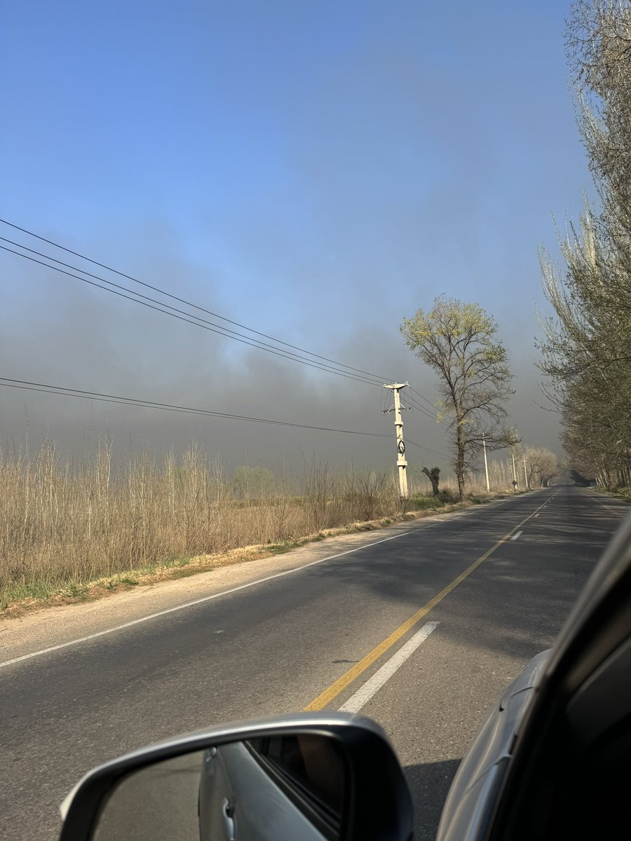 gonzayanez's tweet photo. En la industria del vino se habla de sostenibilidad mientras contaminan el ambiente prendiendo fuego por las heladas…
Mucho x hacer para llevar los dichos a hechos… https://t.co/0YX0G4oHw2