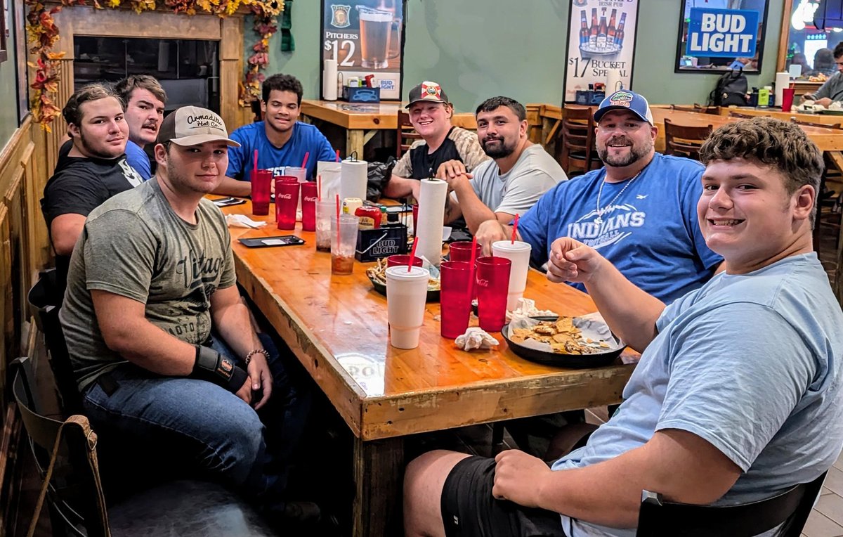 Greg Daniels (@gregdaniels_ol) on Twitter photo Enjoyed dinner with The TRACTOR BOYS 🚜 last night after practice. On and off the field, just a great group of young men. <a href="/BryceDaniels_OL/">Bryce Daniels</a> <a href="/PrepRedzoneFL/">Prep Redzone Florida</a> <a href="/RPOrecruits/">R.P.O. Consulting</a> <a href="/CenFLAPreps/">Central Florida Preps</a> <a href="/24_7SPOTLIGHT/">24/7 PROSPECT SPOTLIGHT</a> <a href="/toby_lux/">🅲🅾🅰🅲🅷 𝑻𝒐𝒃𝒚 𝑳𝒖𝒙</a> <a href="/TrimbleRaymond/">Raymond Trimble</a> <a href="/InsideTheGators/">Inside the Gators</a> Enjoyed dinner with The TRACTOR BOYS 🚜 last night after practice. On and off the field, just a great group of young men. <a href="/BryceDaniels_OL/">Bryce Daniels</a> <a href="/PrepRedzoneFL/">Prep Redzone Florida</a> <a href="/RPOrecruits/">R.P.O. Consulting</a> <a href="/CenFLAPreps/">Central Florida Preps</a> <a href="/24_7SPOTLIGHT/">24/7 PROSPECT SPOTLIGHT</a> <a href="/toby_lux/">🅲🅾🅰🅲🅷 𝑻𝒐𝒃𝒚 𝑳𝒖𝒙</a> <a href="/TrimbleRaymond/">Raymond Trimble</a> <a href="/InsideTheGators/">Inside the Gators</a>