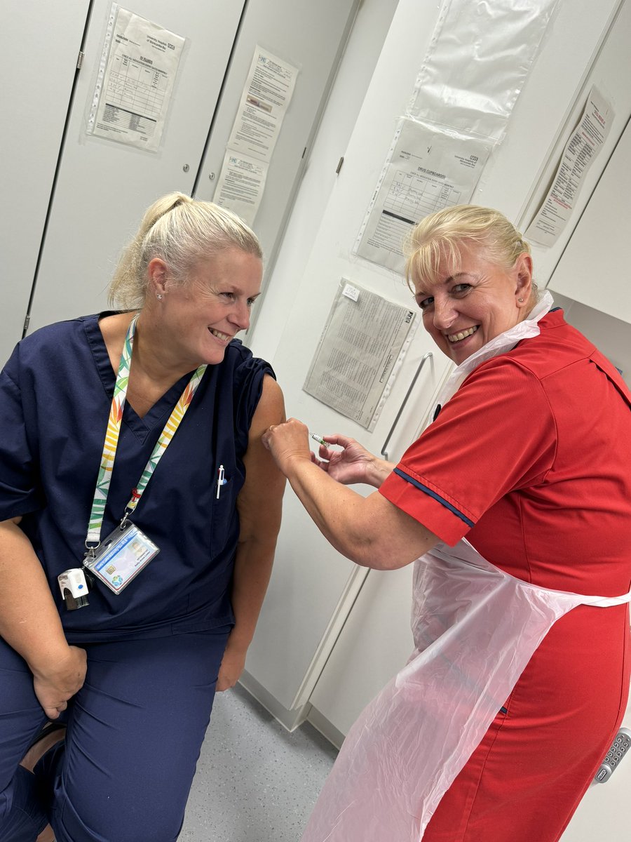 National vaccine roll out day.. 😷.. flu jabs today on ward 35…
<a href="/MorseJoann/">Joann Morse RN</a> <a href="/TabethaDarmon/">Tabetha Darmon</a> <a href="/emmafitton74/">Emma Fitton</a> <a href="/aaroncumminsNHS/">Aaron Cummins</a> <a href="/MelWoolfall/">Melanie Woolfall</a> <a href="/2soprano/">Lynne Wyre RN 🌻🌻💙</a>