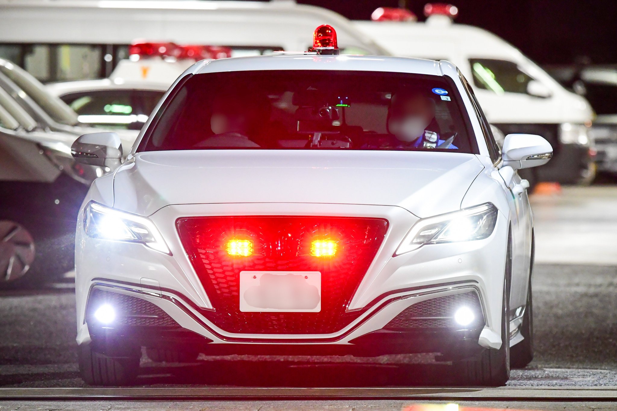 RAI'S 警視庁交通機動隊 220系クラウン 白 覆面パトカー アルハチ on X