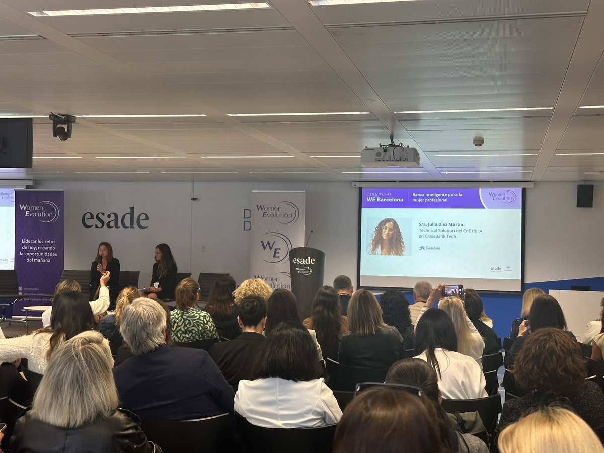 WomenBcn's tweet photo. 👍⭐️Congreso #WeBarcelona Panel Banca inteligente para la mujer profesional, con la ponente 
Sra. Julia Diez Martín Technical Solution del CoE en la IA en #CaixaBankTech @caixabank 
En @Esade #SantCugat #empresas #banca #IA https://t.co/YwDxyPN5u9