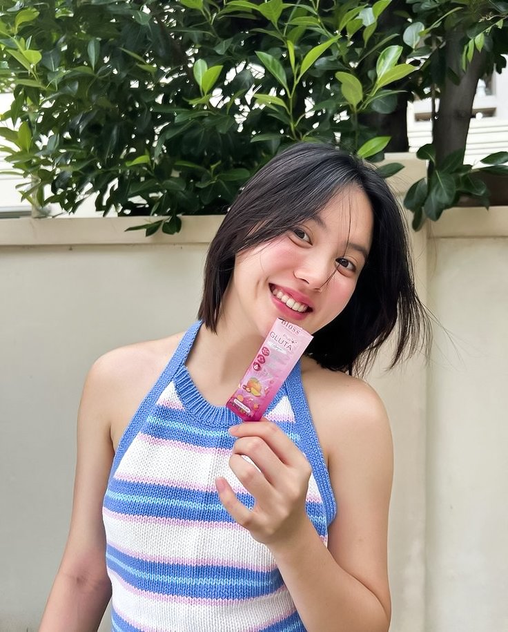 vqegas's tweet photo. ⠀⠀⠀⠀⠀⠀⠀⠀⠀
Hot girl keeps stelan daboy on repeat. Lagu ini tuh sangat cocok untuk memacu semangat —joget.
⠀⠀⠀⠀⠀⠀⠀⠀⠀ https://t.co/ClHgRlC18d