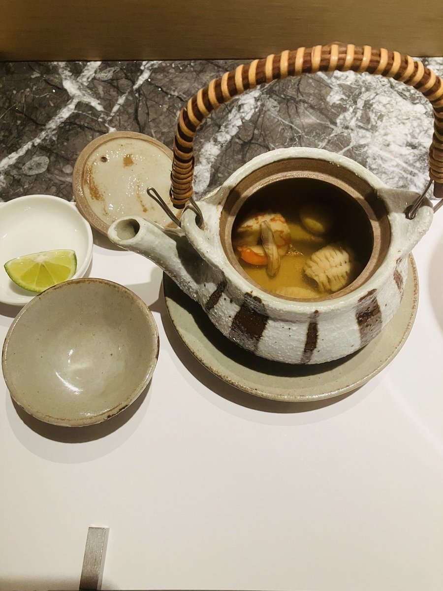 先日は、とっても美味しいワインに感激したー🍷また呑みたい♪
松茸と鱧の土瓶蒸しにも合いますー https://t.co/CrMEvIYc3M