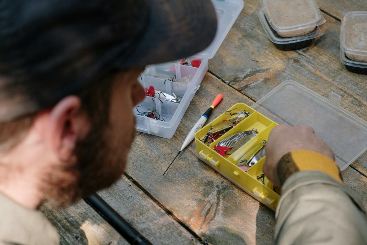 survivalontap's tweet photo. Carry a small kit with hooks, line, and weights for survival fishing. It could help you catch food in an emergency. Simple, compact, and essential!

https://t.co/i5jA3Iz8ZH

#SurvivalFishing #FishingKit #Prepper #CampingHacks #Outdoor #Bushcraft #Wilderness #Adventure #BePrepared #SurvivalSkills #FishingGear #TrailTips #SurvivalGear #EmergencyPreparedness #Nature #StayPrepared #CampLife #HikingEssentials #CampingEssentials #GearHack #FishingTips #AdventureReady #Survival #Camping #TrailReady #StaySafe #DIYHacks #OutdoorSkills #WildernessSkills #CampSmart #fishinglife