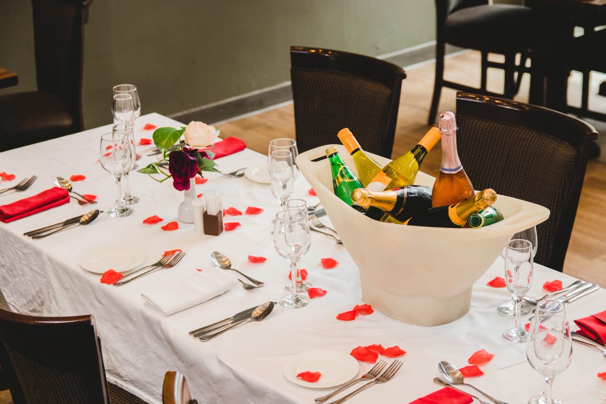 SheratonLagos's tweet photo. Whether it’s a quiet dinner for two or a celebration with friends, Pumpkin Leaf Restaurant offers the perfect atmosphere and delicious buffet. Ready to make a reservation? Link in bio
#pumpkinleaf #SheratonLagos #deliciousbuffet https://t.co/CsWb2Rp2Z2